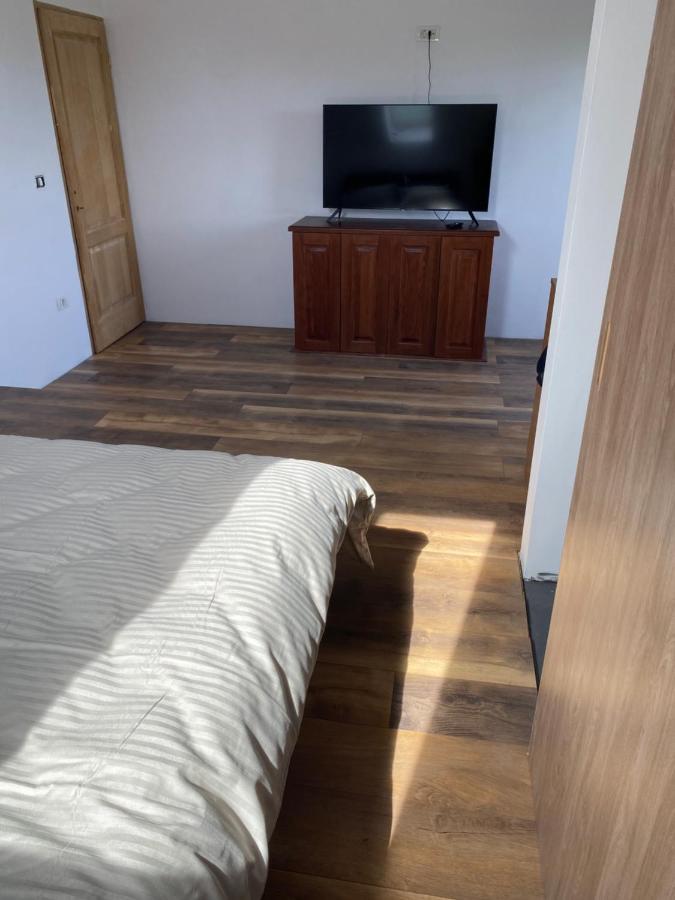 הוילה Gladna Montana Casa Dea מראה חיצוני תמונה